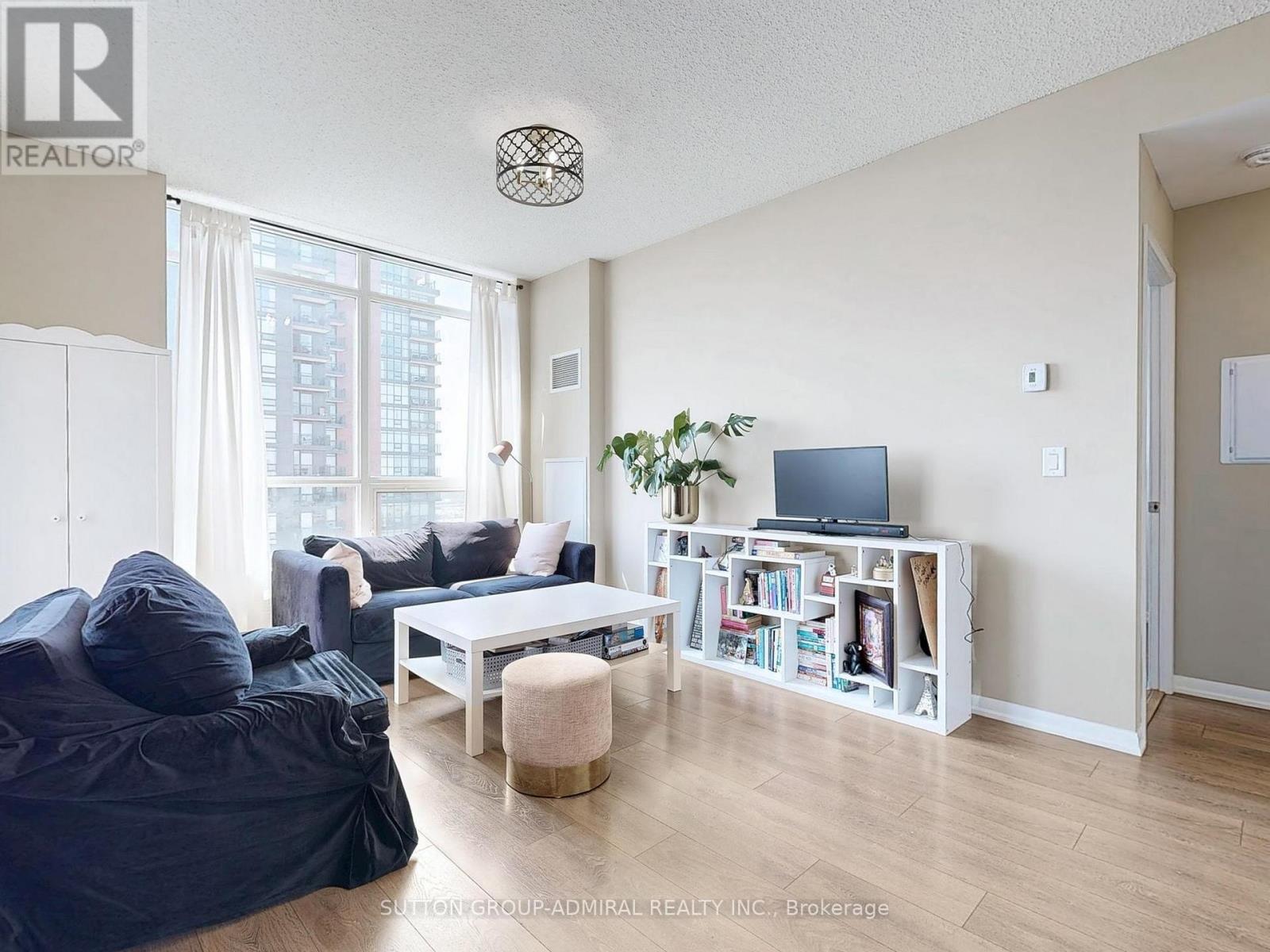 2017 - 800 Lawrence Avenue W, Toronto, Ontario  M6A 1C3 - Photo 6 - W12448183