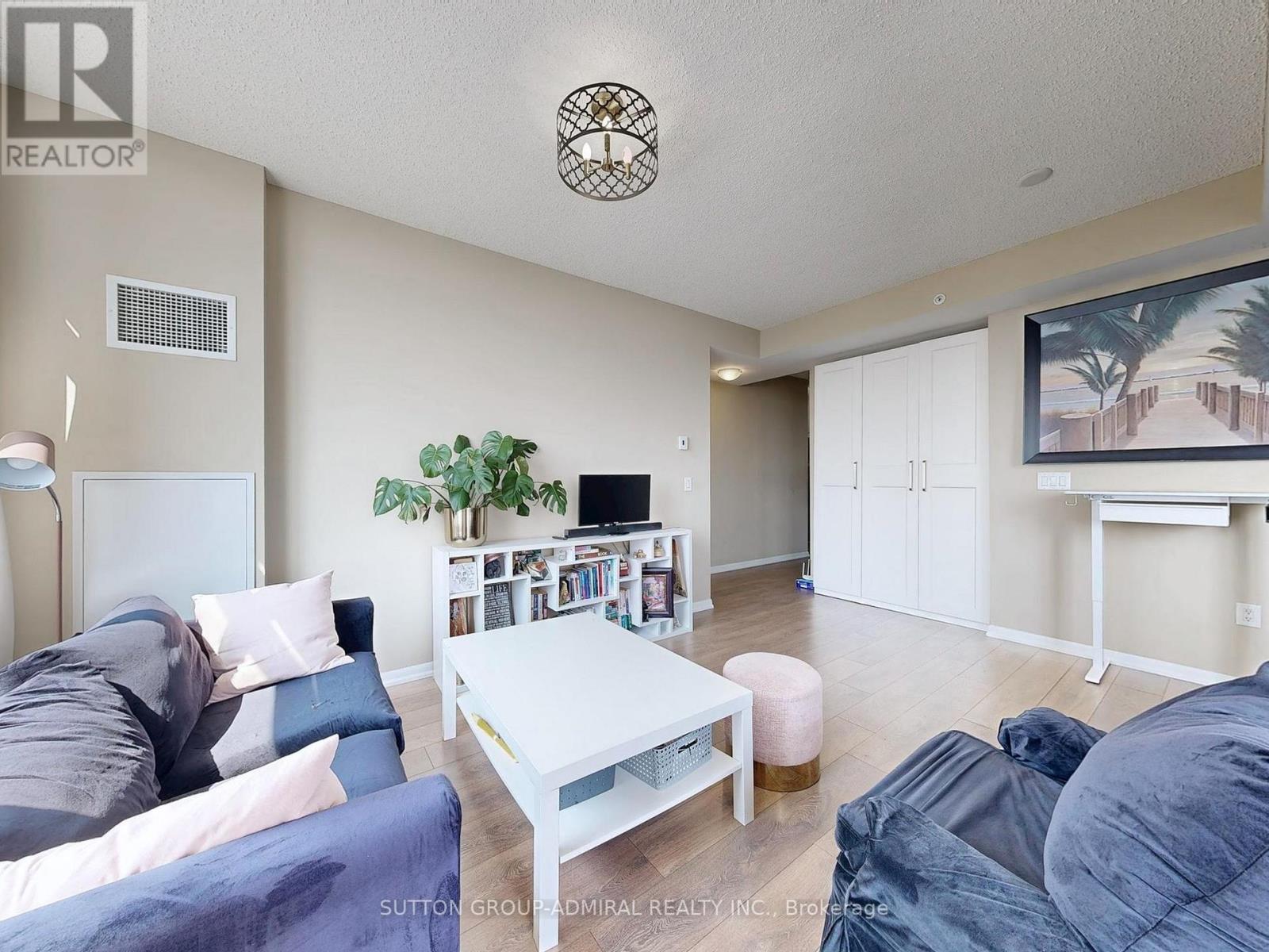 2017 - 800 Lawrence Avenue W, Toronto, Ontario  M6A 1C3 - Photo 7 - W12448183