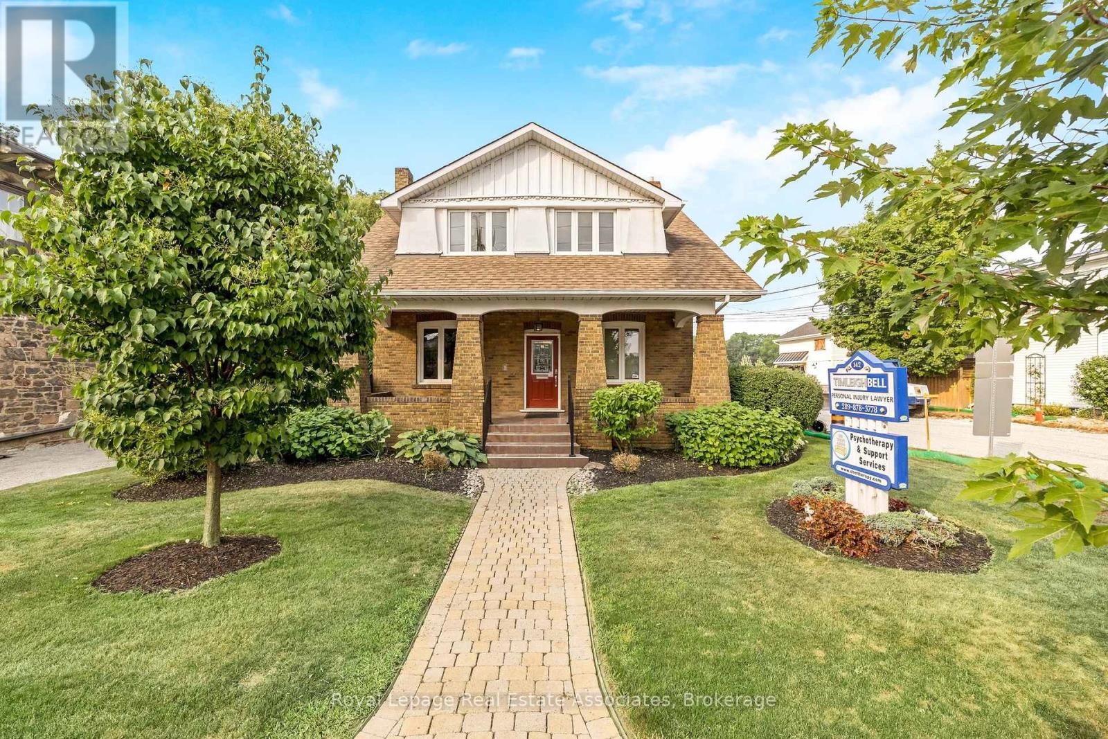 142 Martin Street, Milton (Om Old Milton), Ontario  L9T 2R2 - Photo 1 - W12448189