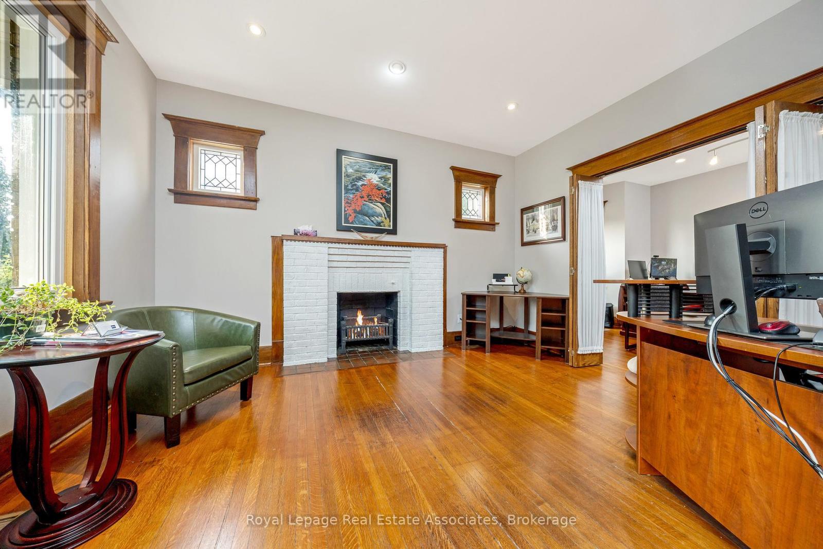 142 Martin Street, Milton (Om Old Milton), Ontario  L9T 2R2 - Photo 9 - W12448189