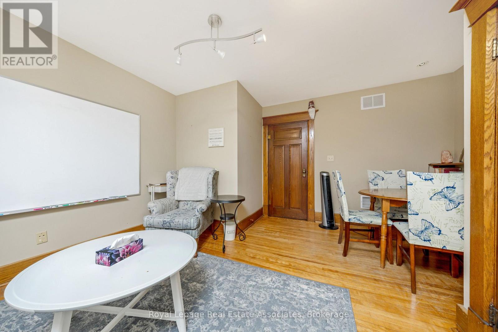 142 Martin Street, Milton (Om Old Milton), Ontario  L9T 2R2 - Photo 20 - W12448190