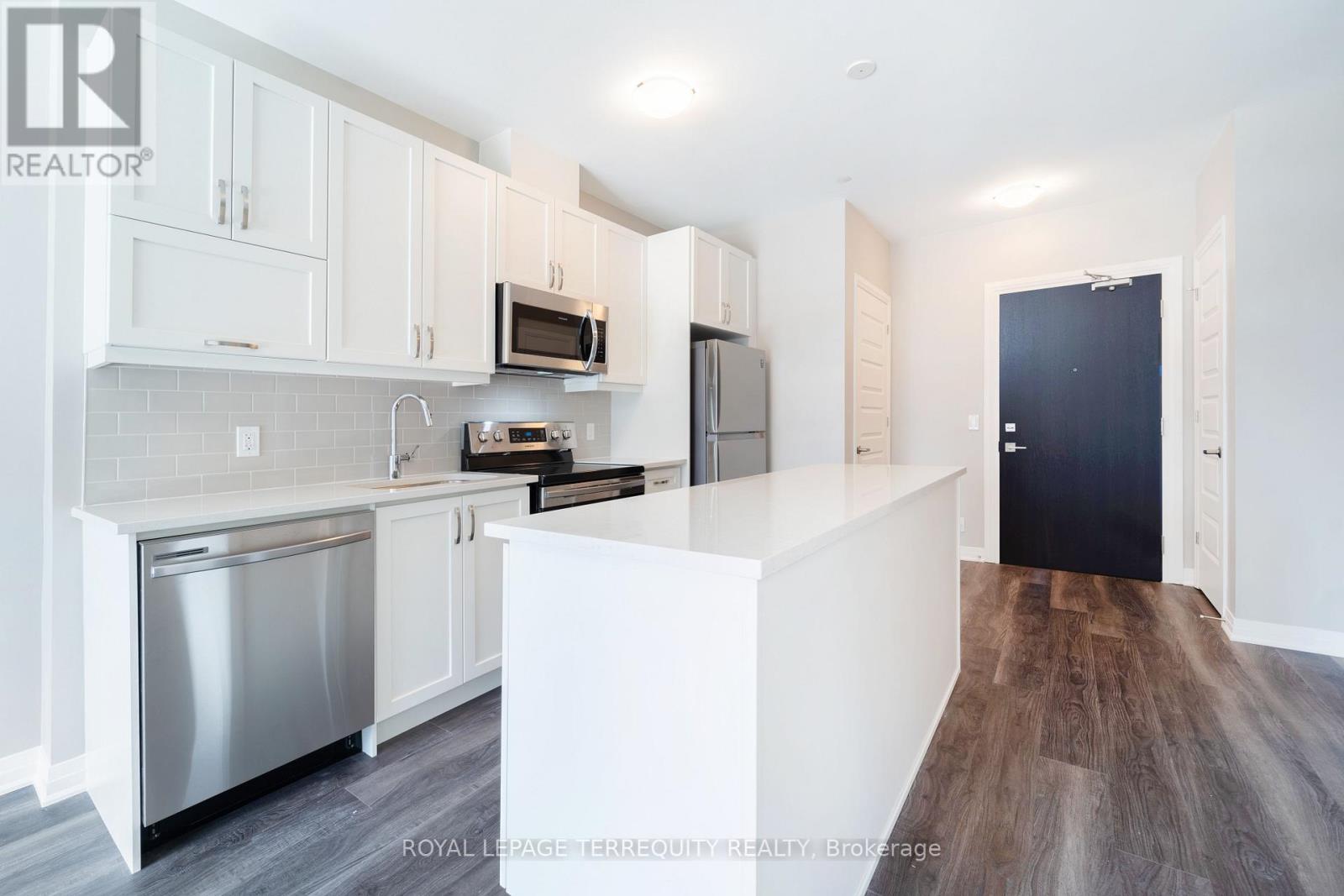 303 - 102 Grovewood Common, Oakville, Ontario  L6H 0X2 - Photo 11 - W12448192