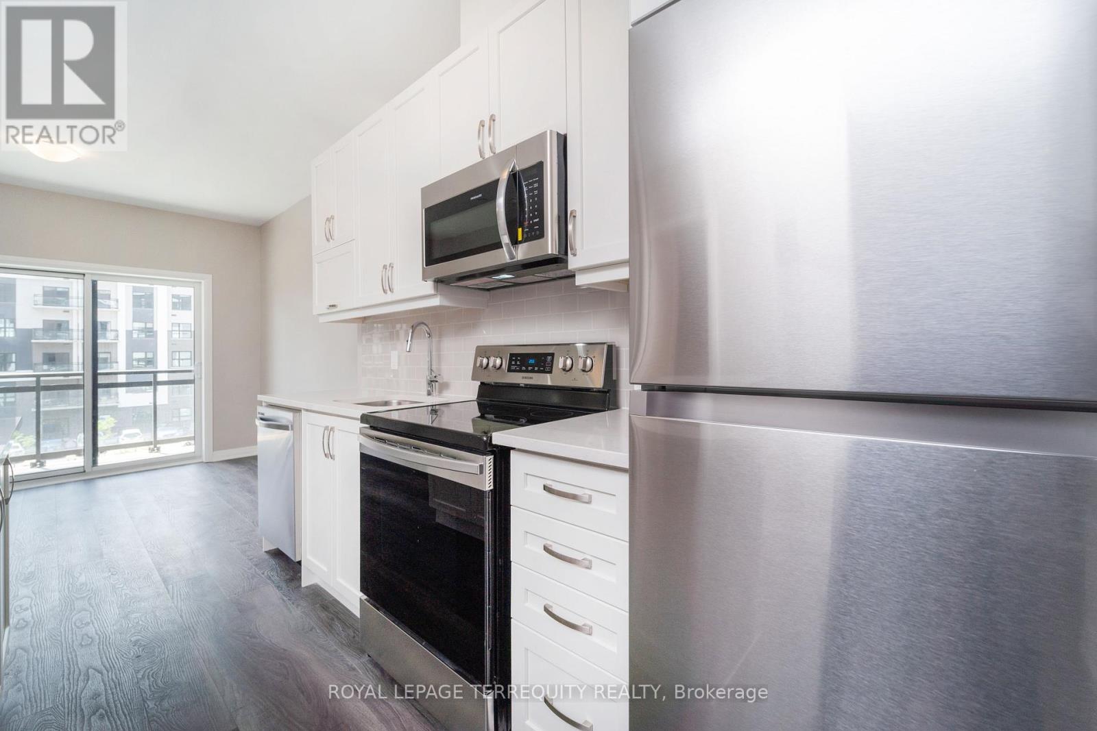 303 - 102 Grovewood Common, Oakville, Ontario  L6H 0X2 - Photo 13 - W12448192