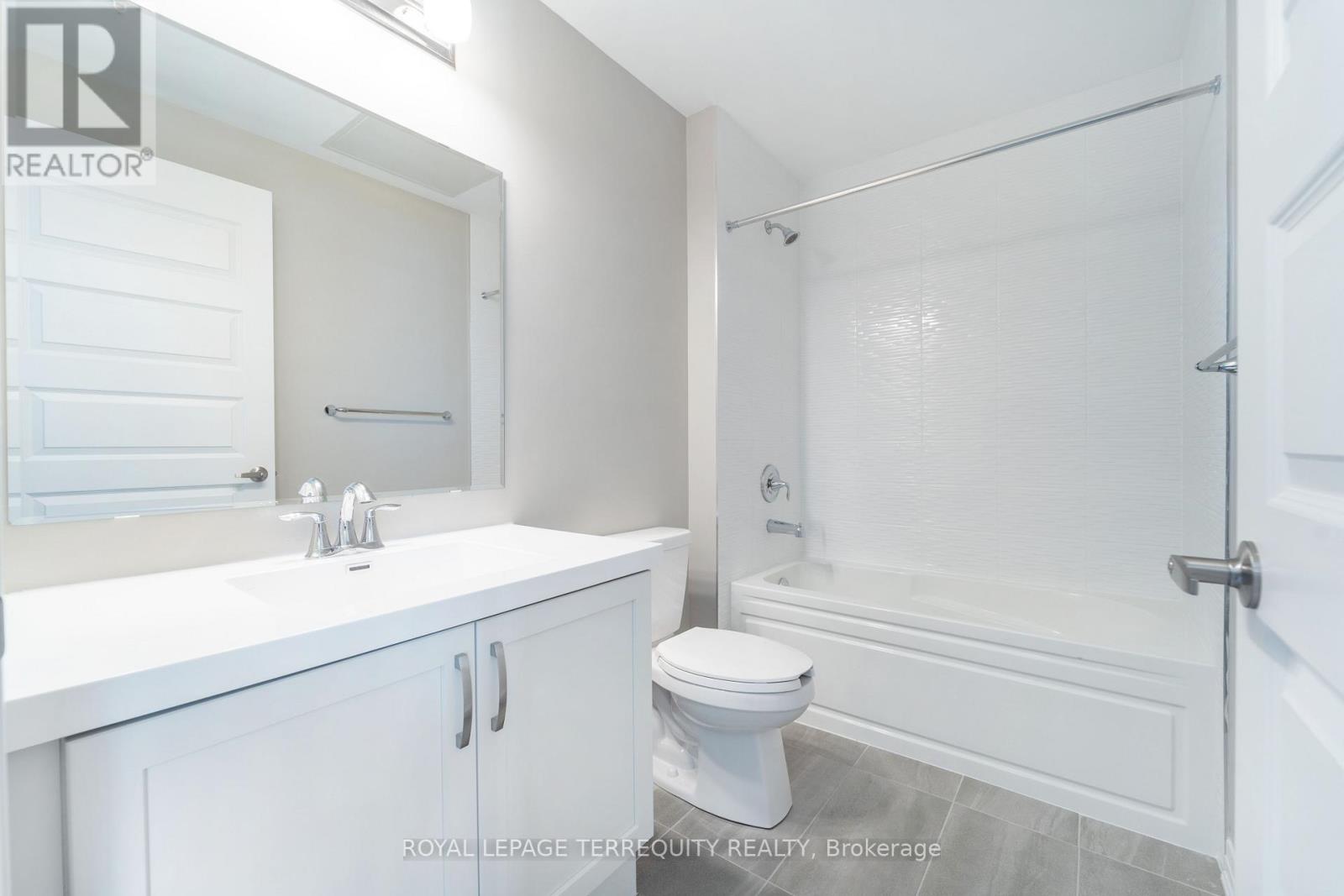 303 - 102 Grovewood Common, Oakville, Ontario  L6H 0X2 - Photo 14 - W12448192