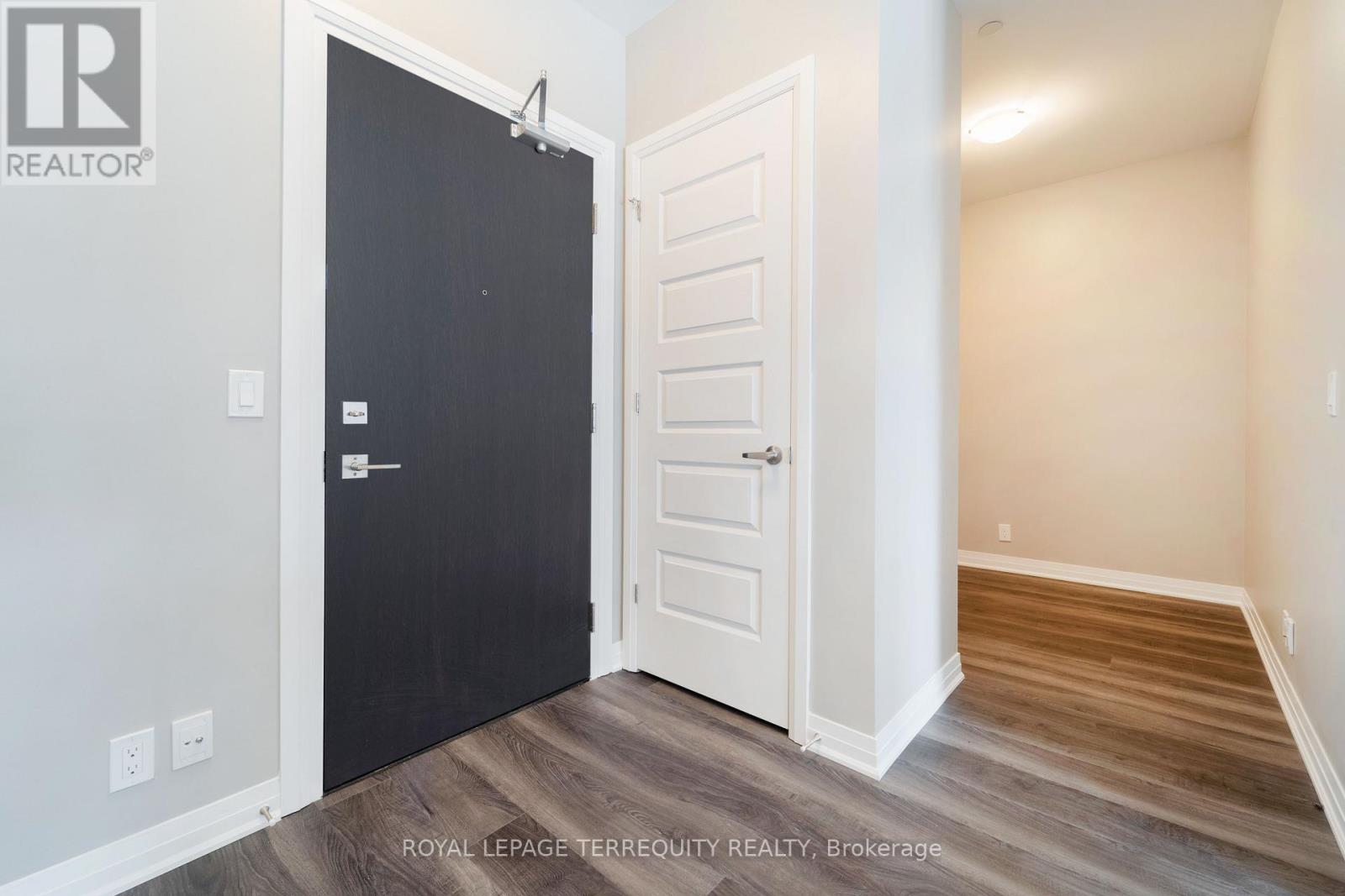 303 - 102 Grovewood Common, Oakville, Ontario  L6H 0X2 - Photo 7 - W12448192