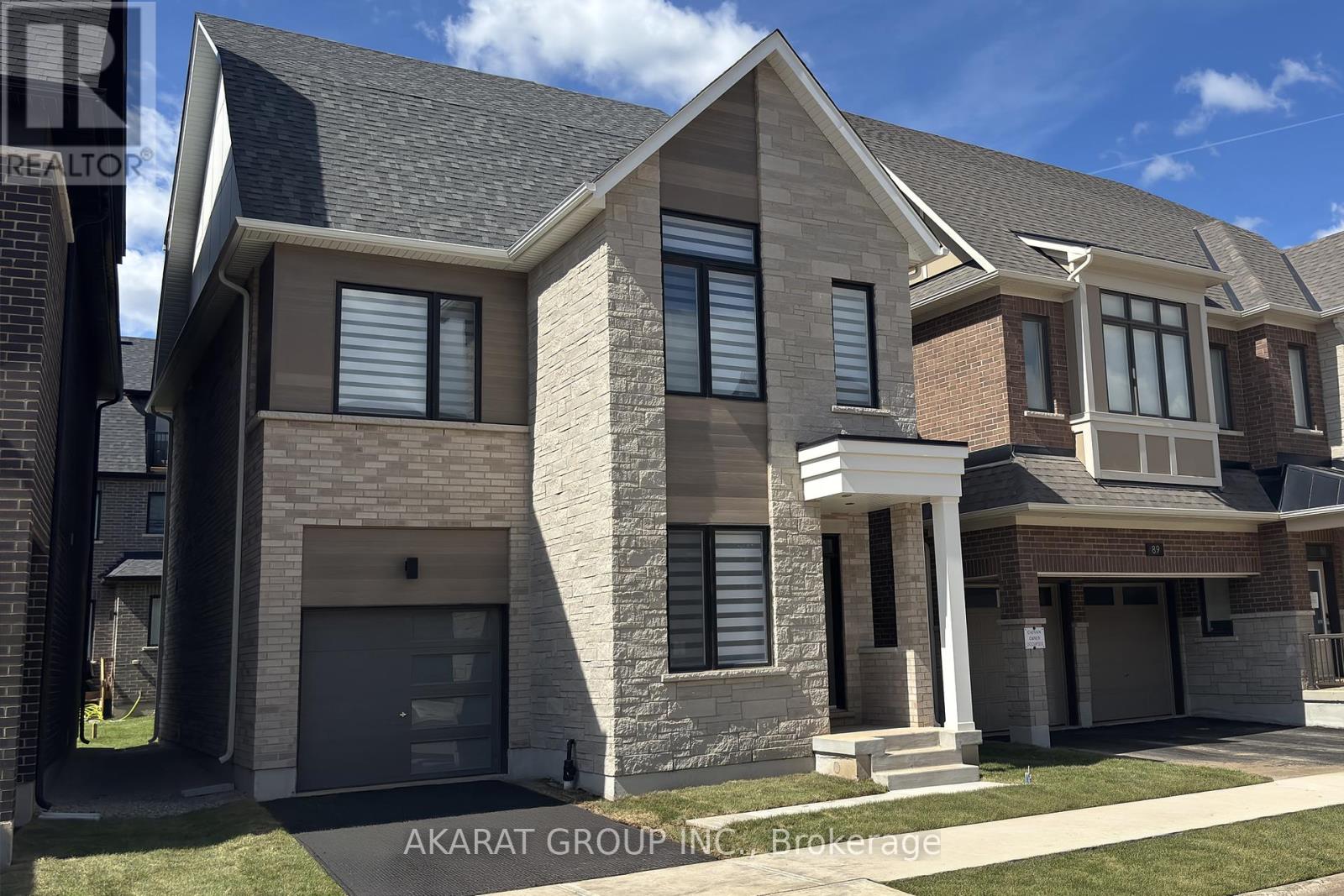 91 Bezel Lane, Oakville, Ontario  L6M 5S6 - Photo 2 - W12448199