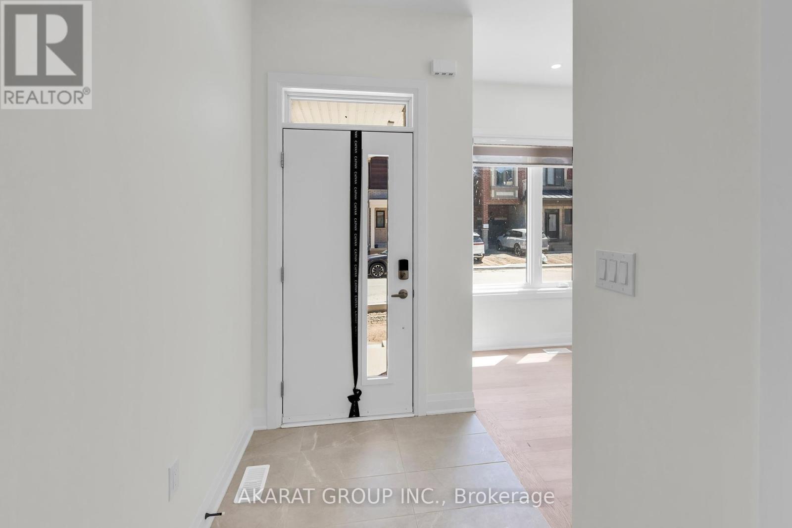 91 Bezel Lane, Oakville, Ontario  L6M 5S6 - Photo 4 - W12448199