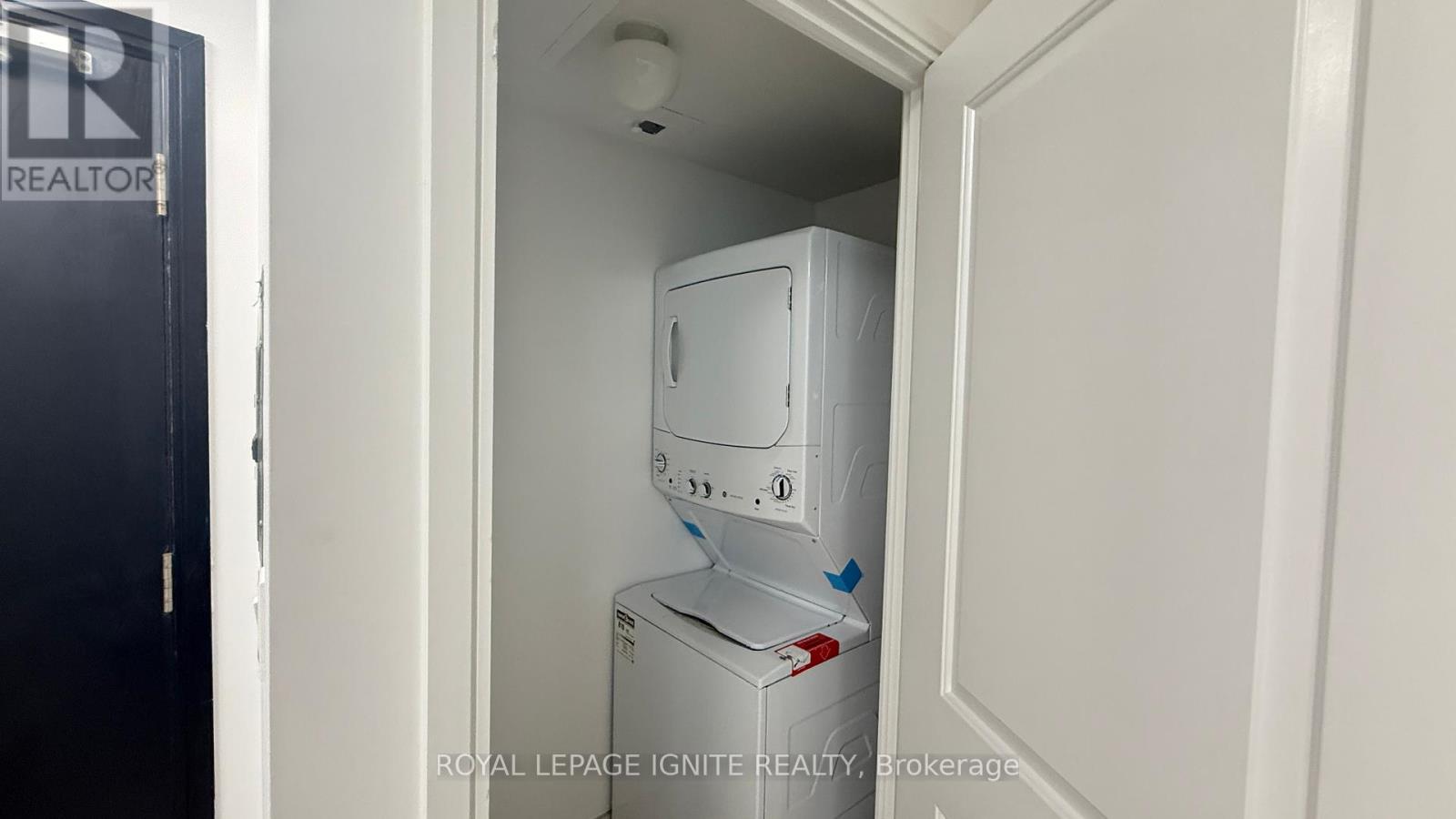 1608 - 90 Absolute Avenue, Mississauga, Ontario  L4Z 0A1 - Photo 8 - W12343143