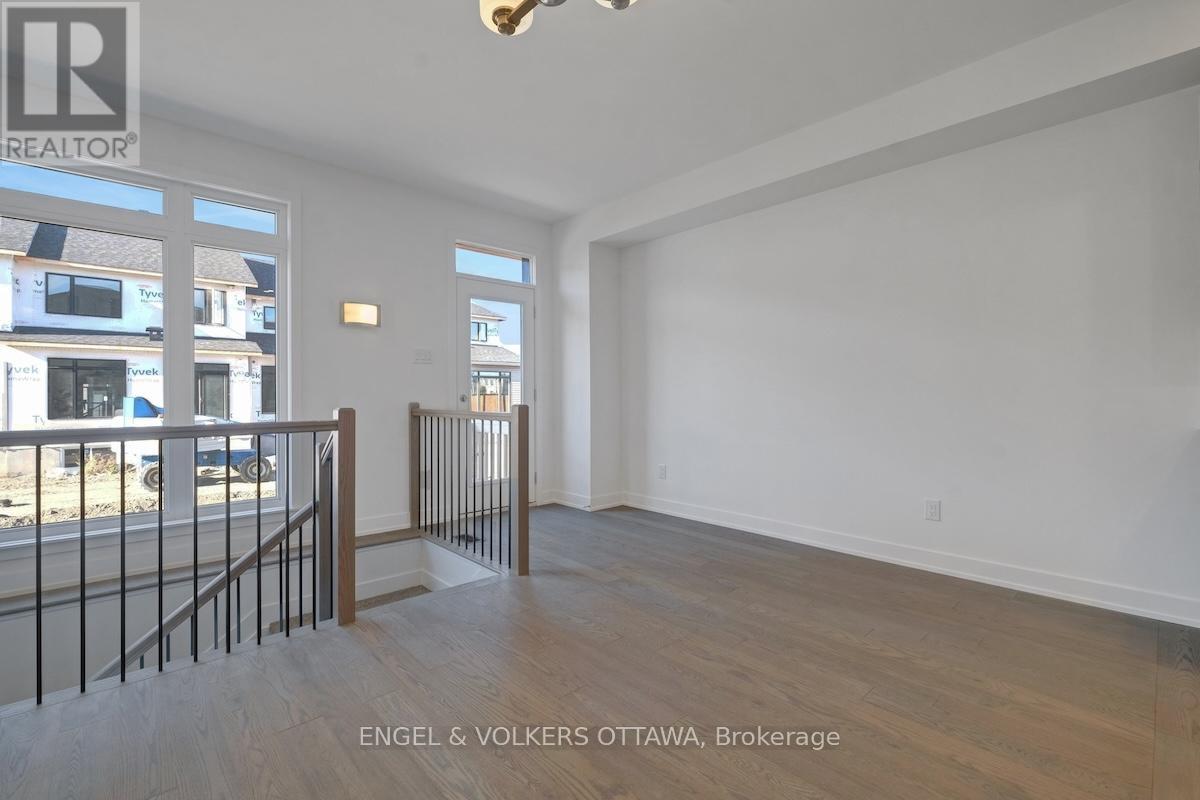 95 San Felice Circle, Ottawa, Ontario  K2S 2R9 - Photo 11 - X12448202