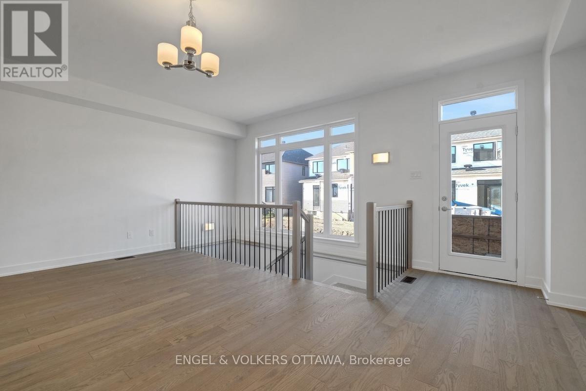 95 San Felice Circle, Ottawa, Ontario  K2S 2R9 - Photo 12 - X12448202