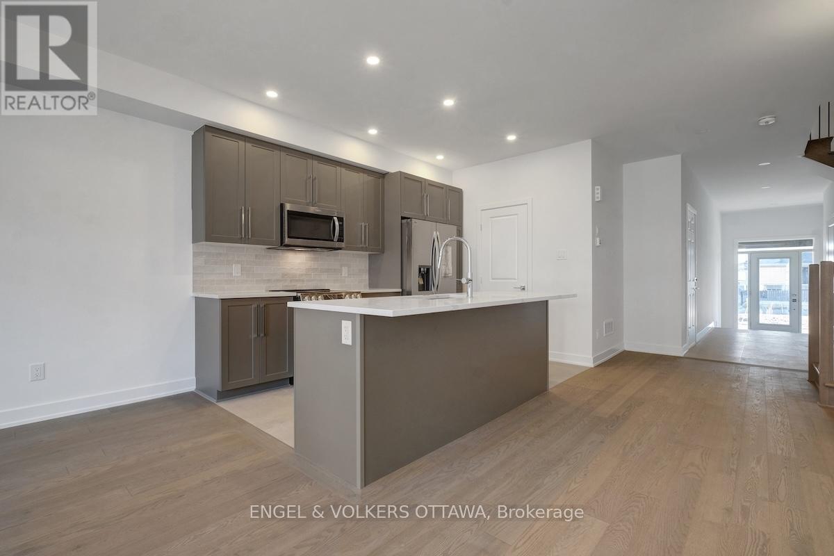95 San Felice Circle, Ottawa, Ontario  K2S 2R9 - Photo 15 - X12448202