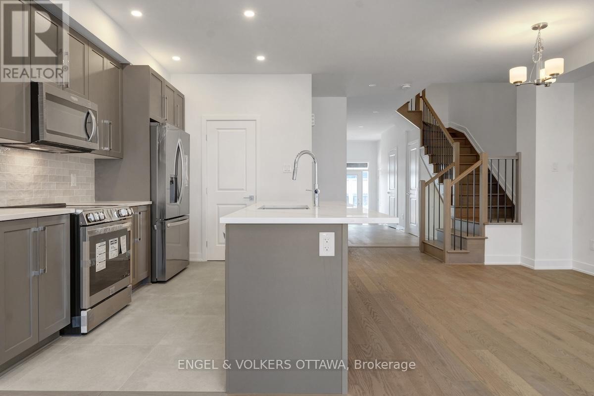 95 San Felice Circle, Ottawa, Ontario  K2S 2R9 - Photo 19 - X12448202