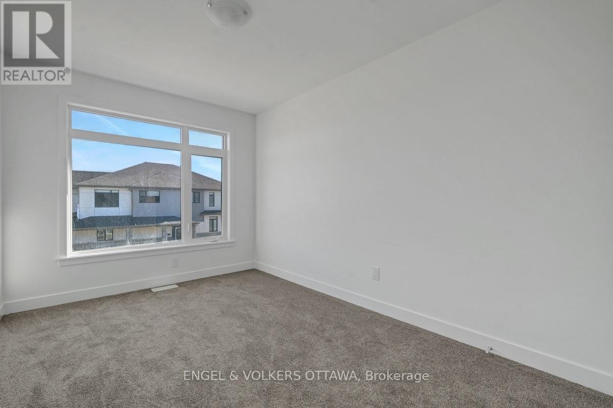 95 San Felice Circle, Ottawa, Ontario  K2S 2R9 - Photo 33 - X12448202