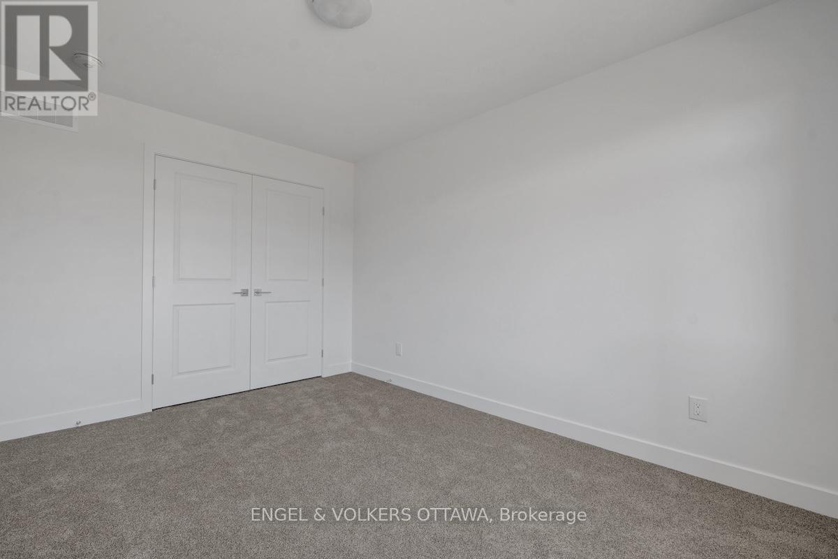 95 San Felice Circle, Ottawa, Ontario  K2S 2R9 - Photo 34 - X12448202