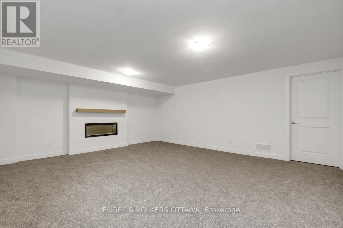 95 San Felice Circle, Ottawa, Ontario  K2S 2R9 - Photo 38 - X12448202