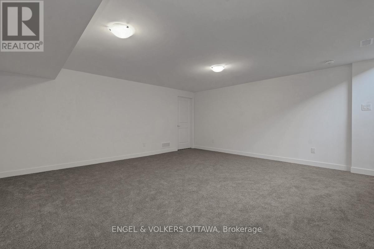 95 San Felice Circle, Ottawa, Ontario  K2S 2R9 - Photo 39 - X12448202