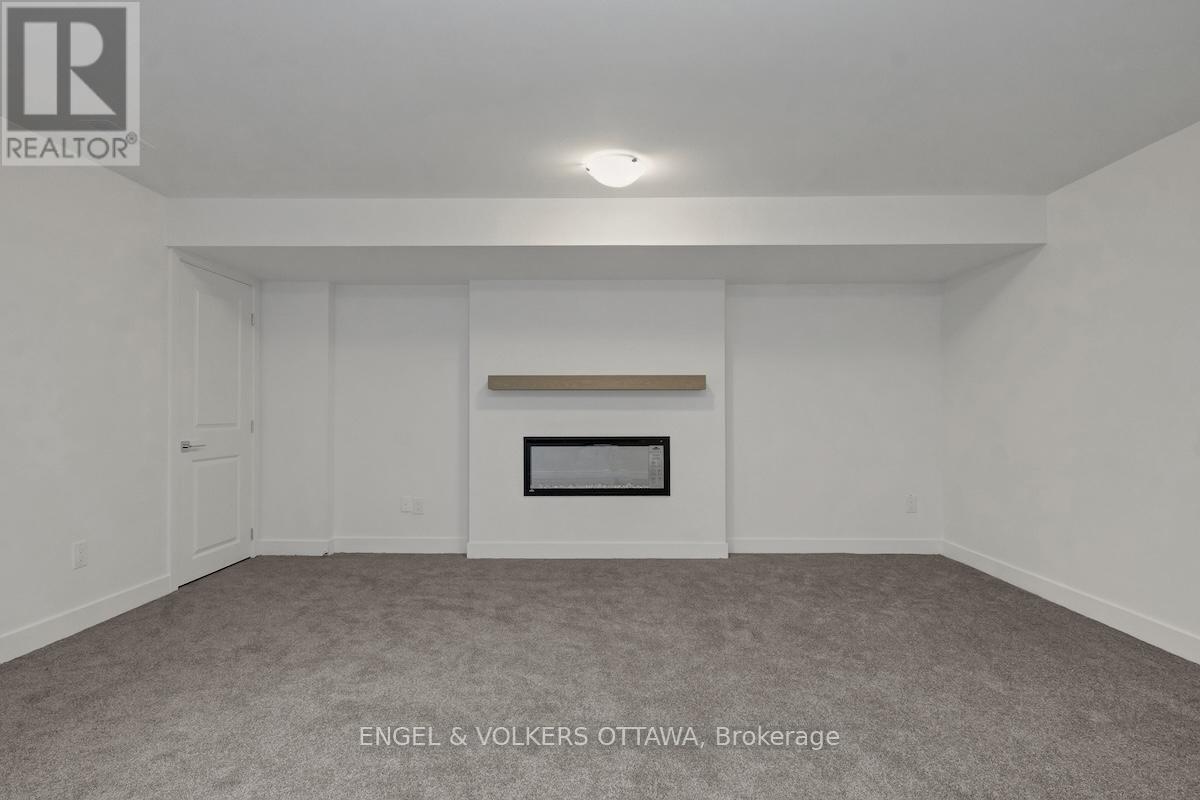 95 San Felice Circle, Ottawa, Ontario  K2S 2R9 - Photo 40 - X12448202