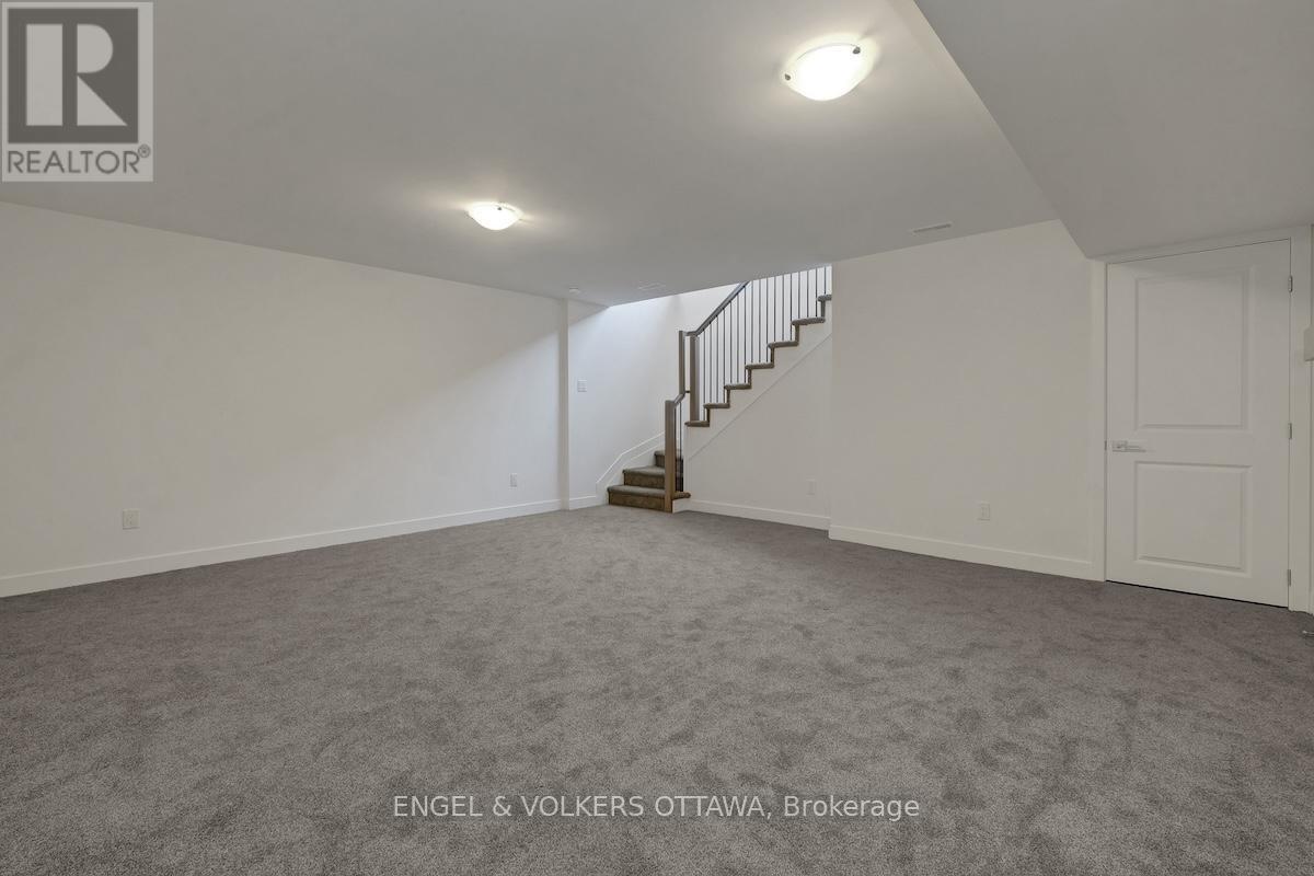 95 San Felice Circle, Ottawa, Ontario  K2S 2R9 - Photo 41 - X12448202