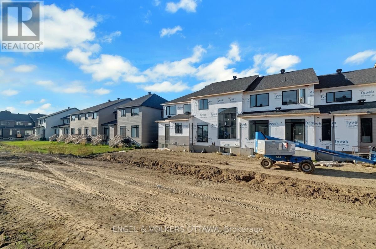 95 San Felice Circle, Ottawa, Ontario  K2S 2R9 - Photo 42 - X12448202