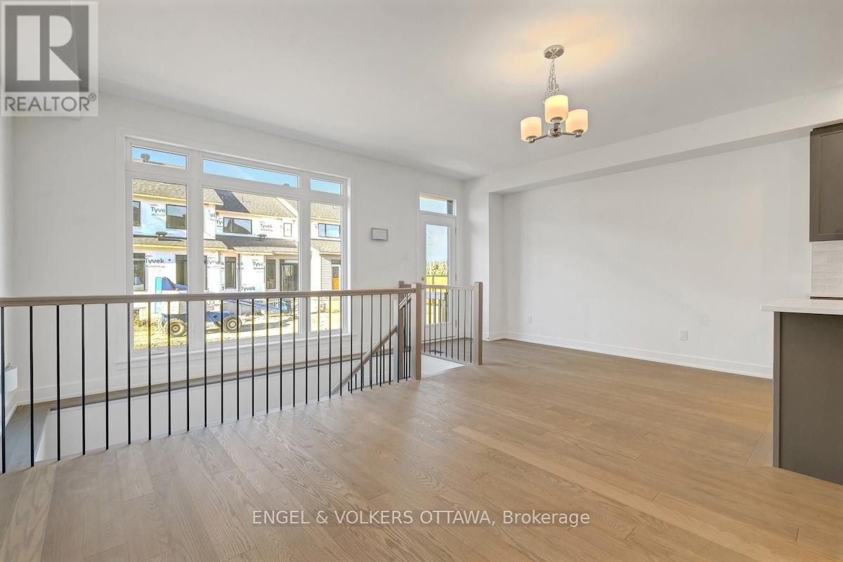 95 San Felice Circle, Ottawa, Ontario  K2S 2R9 - Photo 7 - X12448202