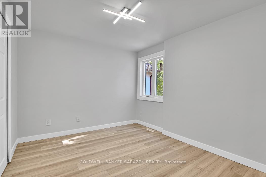 54 Greenboro Crescent, Ottawa, Ontario  K1T 1W6 - Photo 8 - X12448219