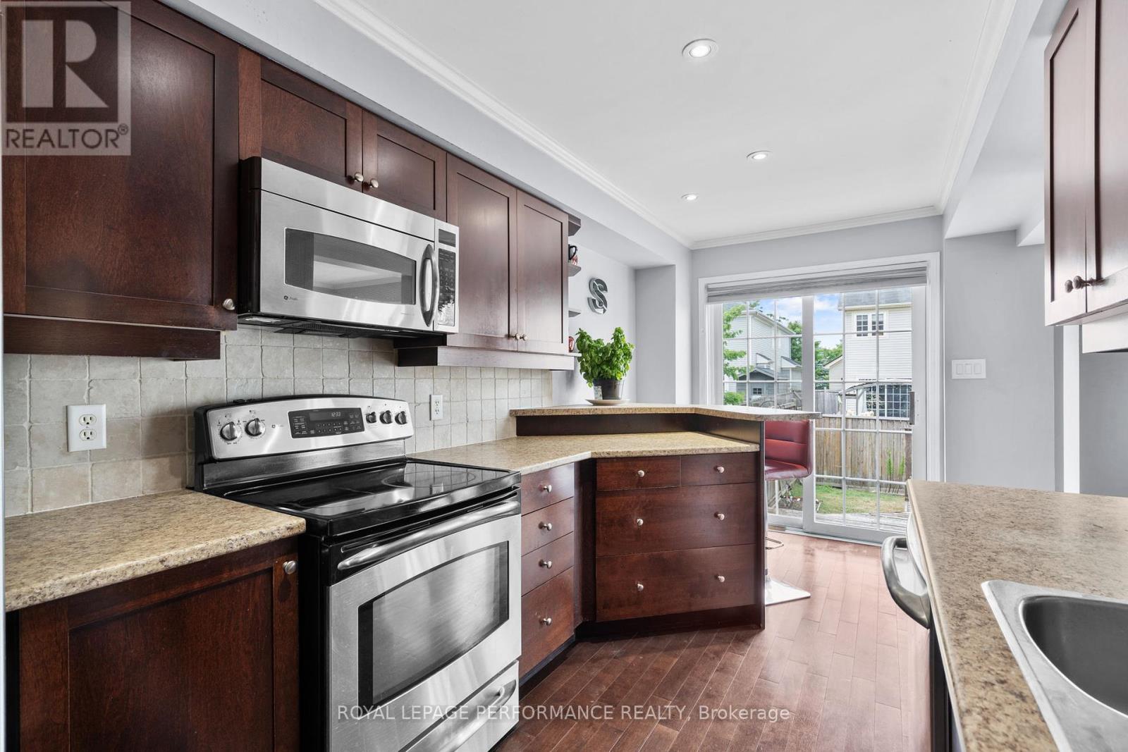 122 Osnabrook Private, Ottawa, Ontario  K2J 0G8 - Photo 15 - X12448220