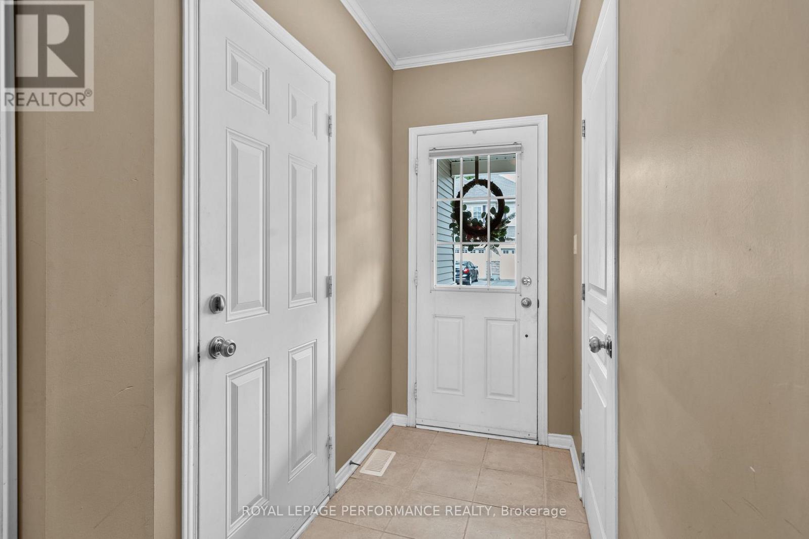 122 Osnabrook Private, Ottawa, Ontario  K2J 0G8 - Photo 3 - X12448220