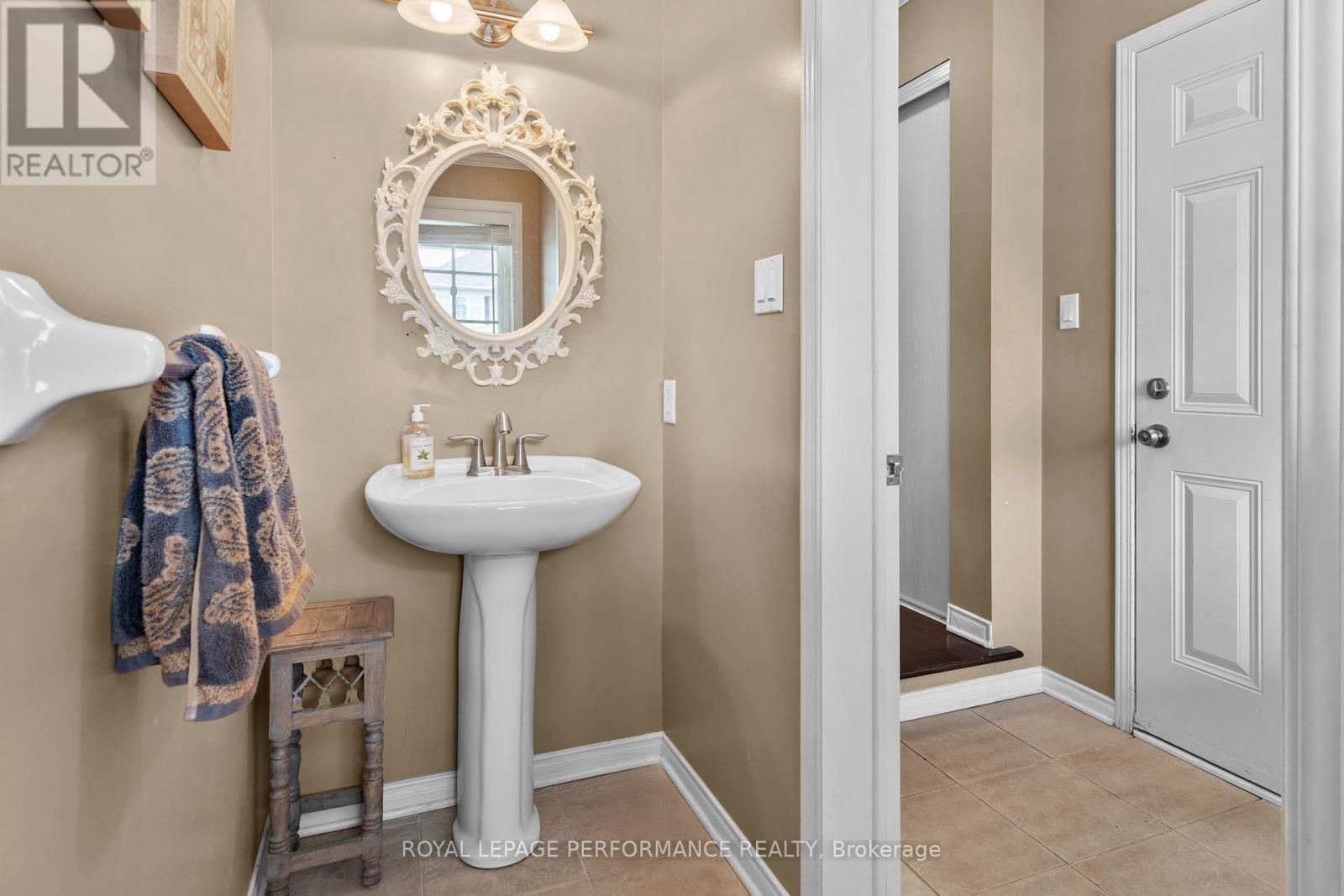 122 Osnabrook Private, Ottawa, Ontario  K2J 0G8 - Photo 5 - X12448220