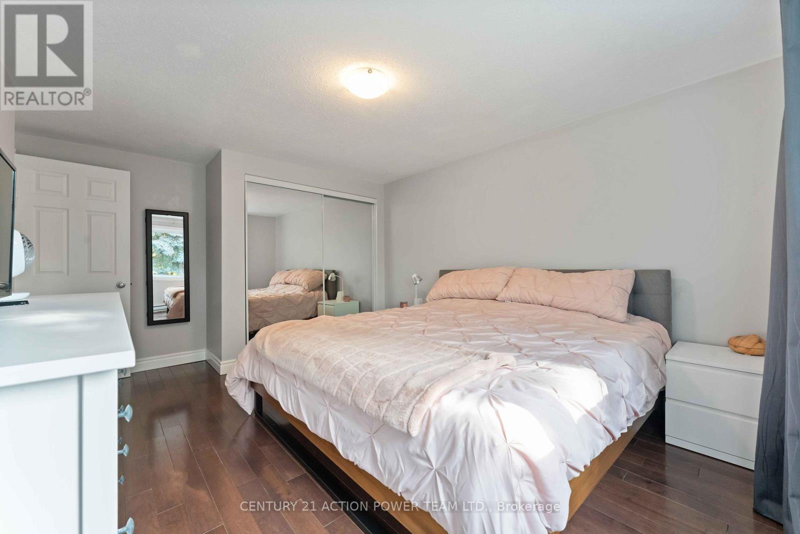 1361 Marigold Crescent, Ottawa, Ontario  K1B 5E7 - Photo 13 - X12448254