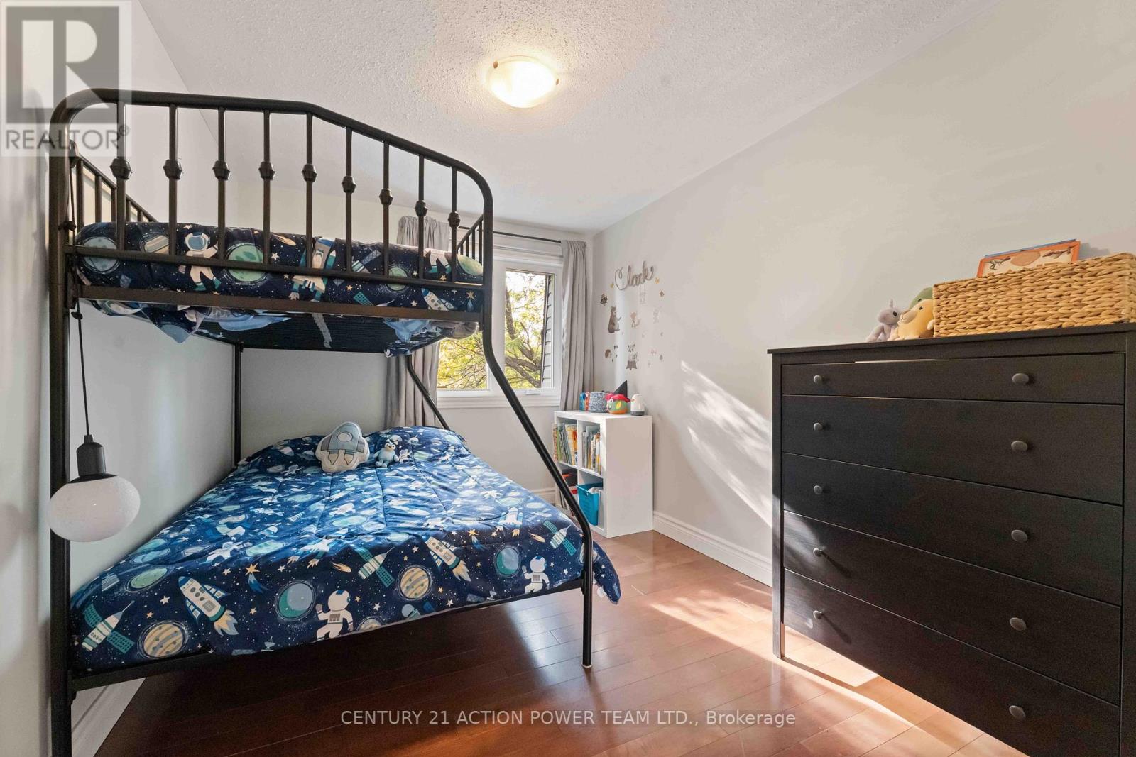 1361 Marigold Crescent, Ottawa, Ontario  K1B 5E7 - Photo 15 - X12448254