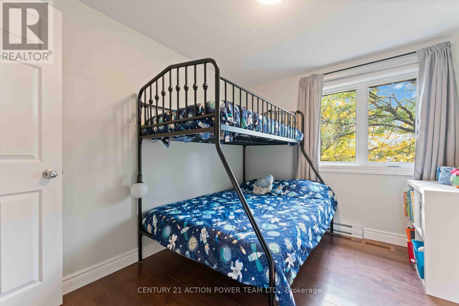 1361 Marigold Crescent, Ottawa, Ontario  K1B 5E7 - Photo 17 - X12448254