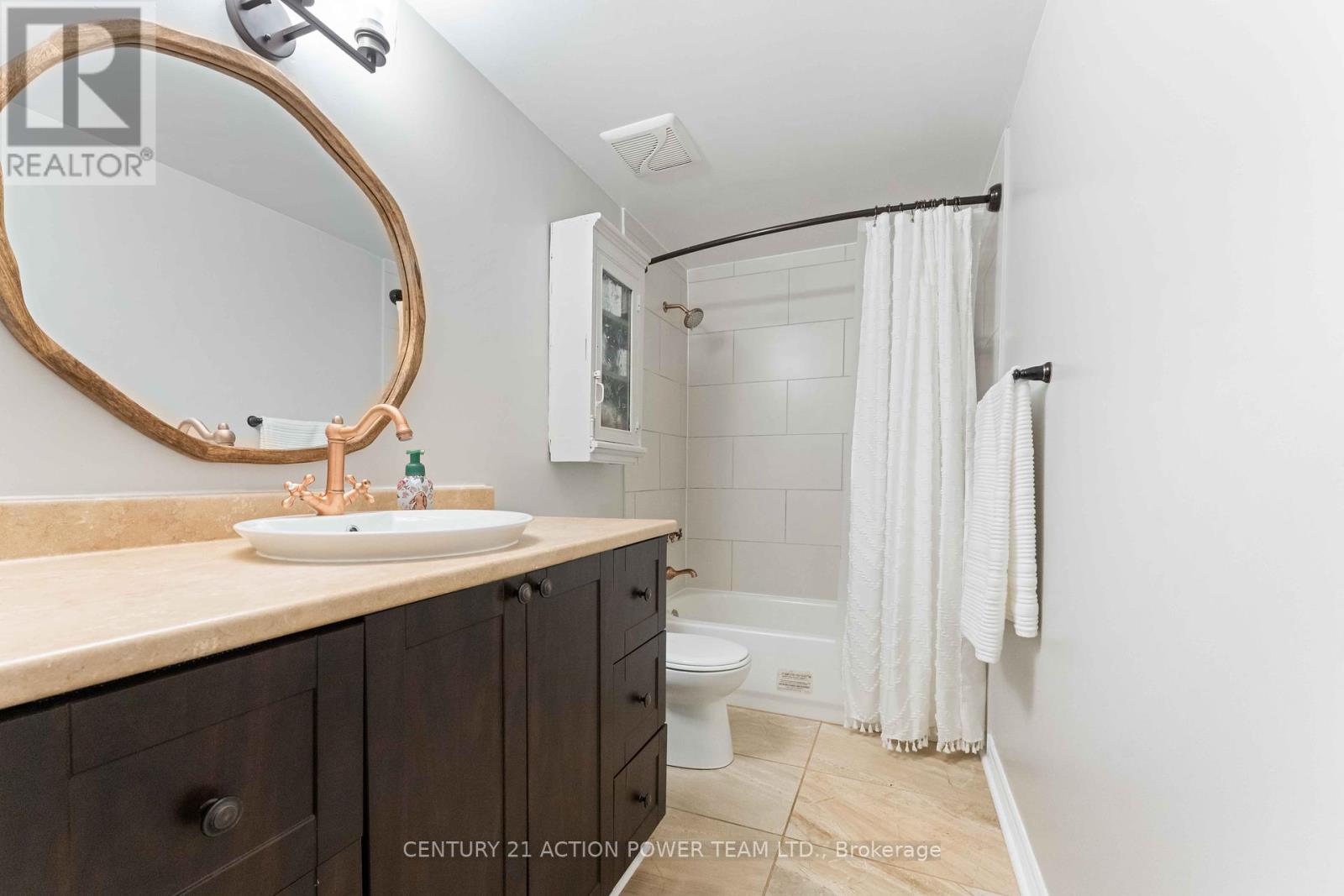 1361 Marigold Crescent, Ottawa, Ontario  K1B 5E7 - Photo 19 - X12448254