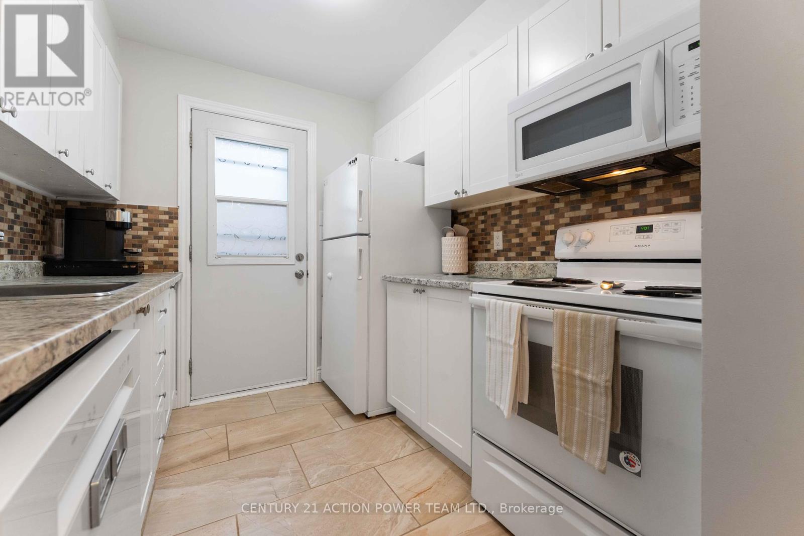 1361 Marigold Crescent, Ottawa, Ontario  K1B 5E7 - Photo 25 - X12448254