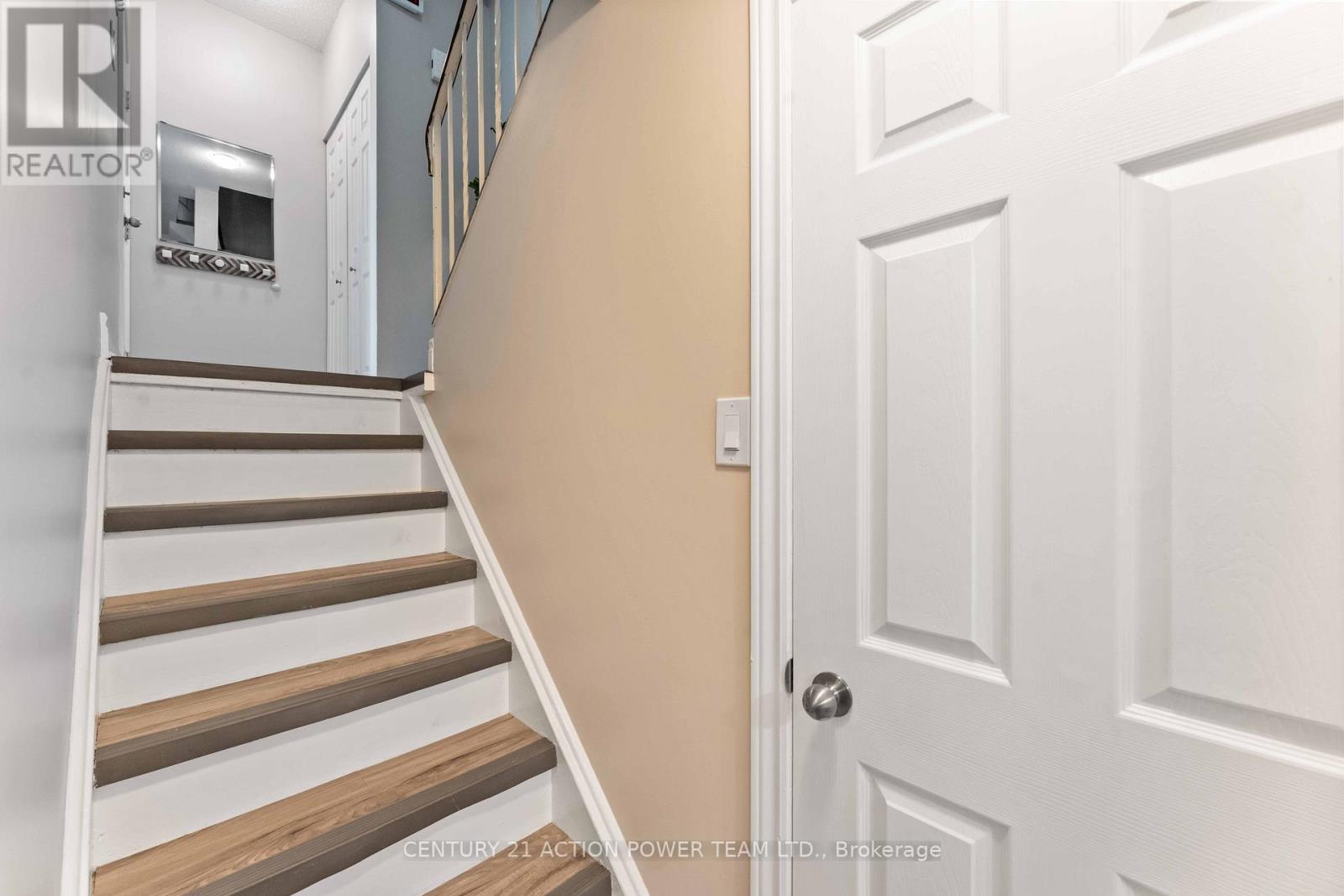1361 Marigold Crescent, Ottawa, Ontario  K1B 5E7 - Photo 32 - X12448254
