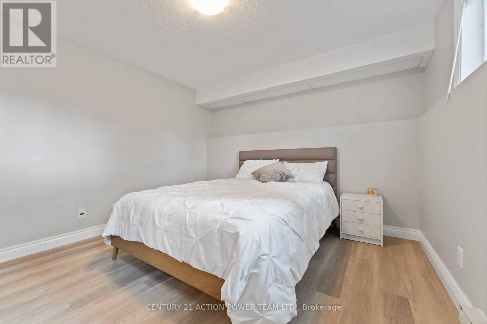 1361 Marigold Crescent, Ottawa, Ontario  K1B 5E7 - Photo 34 - X12448254