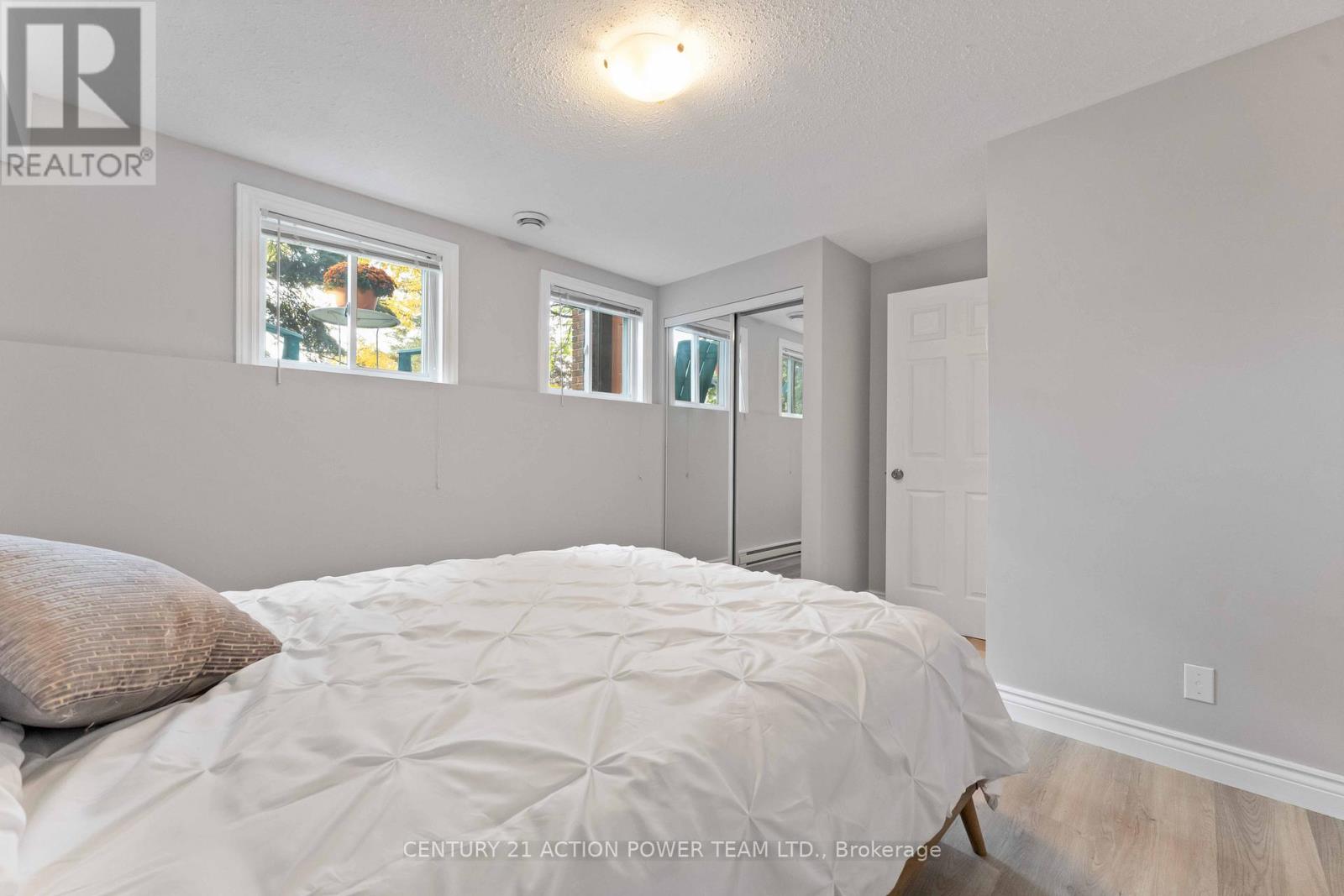 1361 Marigold Crescent, Ottawa, Ontario  K1B 5E7 - Photo 36 - X12448254