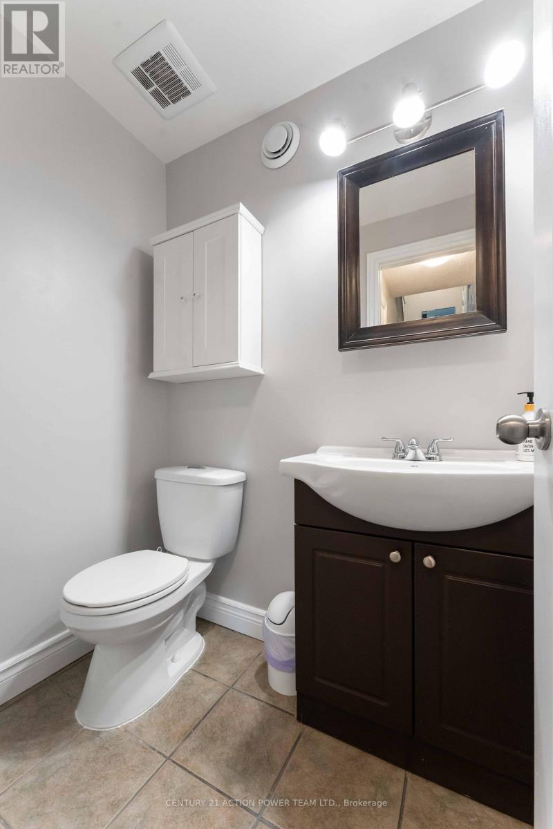 1361 Marigold Crescent, Ottawa, Ontario  K1B 5E7 - Photo 38 - X12448254