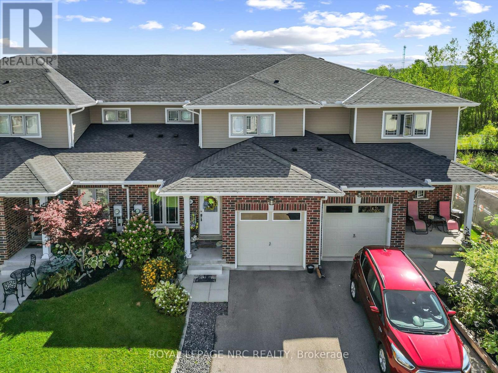 66 Oliver Lane, St. Catharines, Ontario  L2P 0E4 - Photo 5 - X12448221