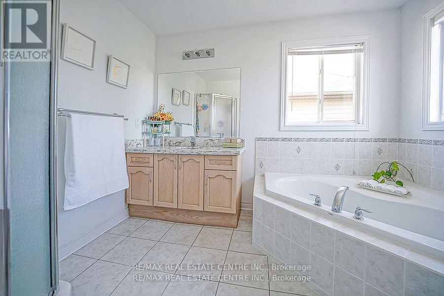 39 Mcarthur Drive, Guelph (Pineridge/westminster Woods), Ontario  N1L 1S2 - Photo 13 - X12448177