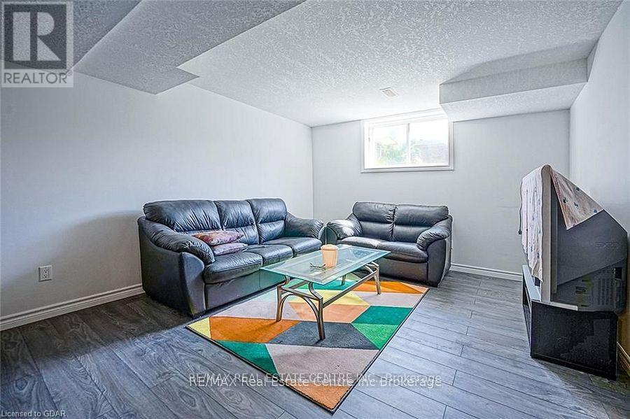 39 Mcarthur Drive, Guelph (Pineridge/westminster Woods), Ontario  N1L 1S2 - Photo 24 - X12448177