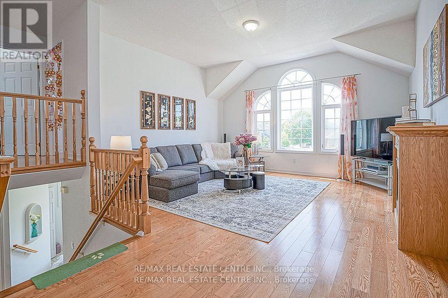 39 Mcarthur Drive, Guelph (Pineridge/westminster Woods), Ontario  N1L 1S2 - Photo 8 - X12448177