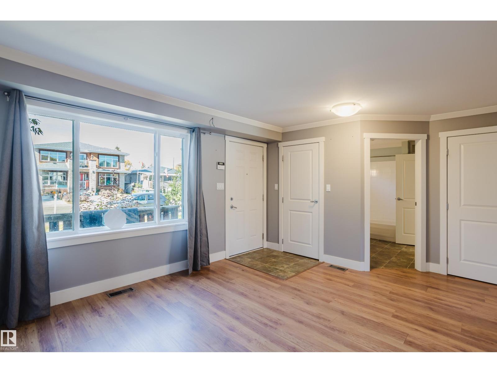 9727 161 St Nw, Edmonton, Alberta  T5P 3H3 - Photo 9 - E4459585