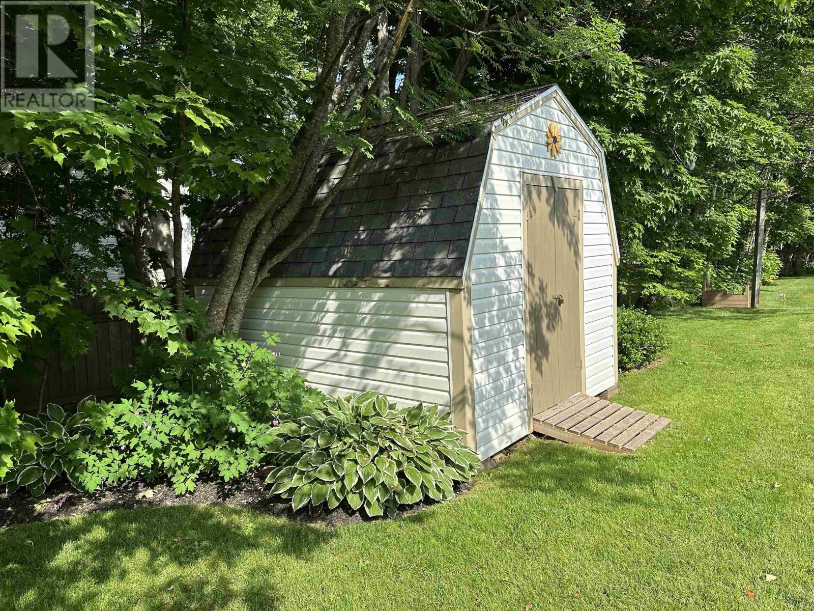 242 Colin Avenue, Summerside, Prince Edward Island  C1N 5W5 - Photo 43 - 202525260