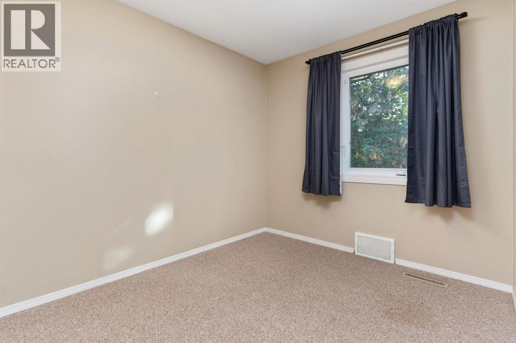 5227 48 Street, Camrose, Alberta  T4V 1M2 - Photo 9 - A2261105