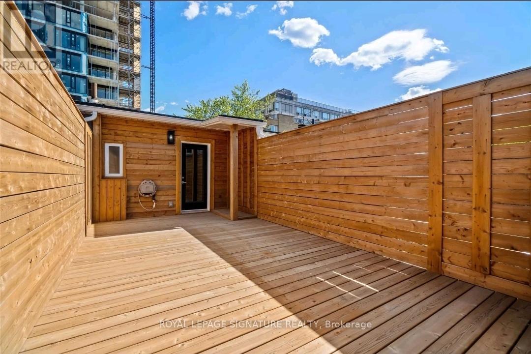 Upper - 532 Richmond Street W, Toronto, Ontario  M5V 1Y4 - Photo 8 - C12448208