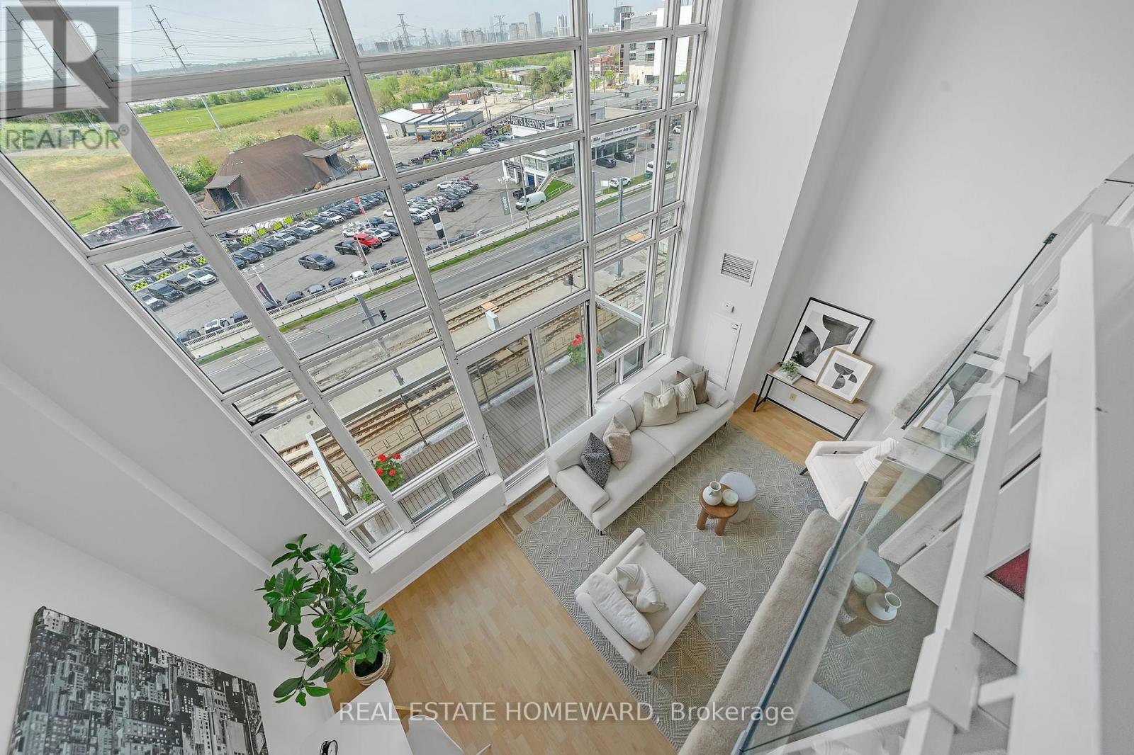 812 - 1720 Eglinton Avenue E, Toronto, Ontario  M4A 2X8 - Photo 19 - C12448239