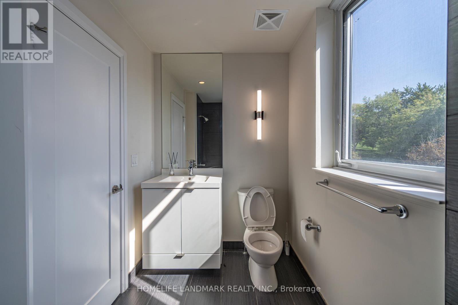 Th12 - 18 Graydon Hall Drive, Toronto, Ontario  M3A 0A4 - Photo 11 - C12448242
