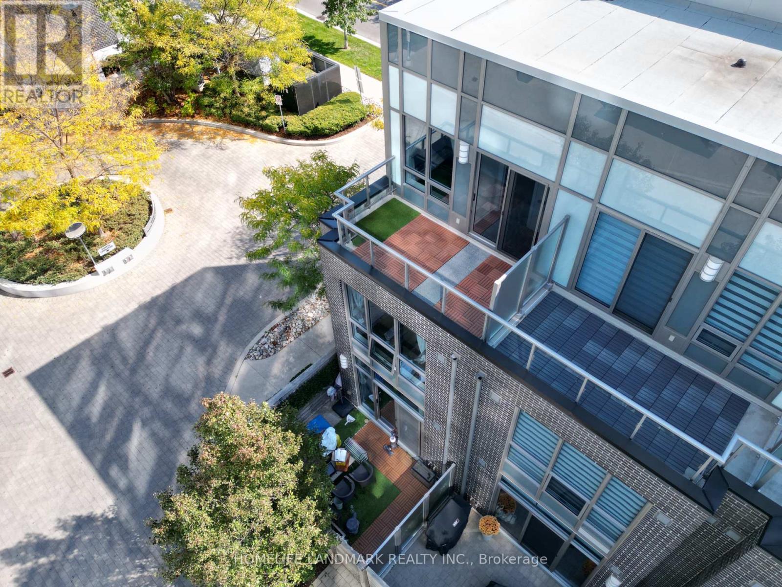 Th12 - 18 Graydon Hall Drive, Toronto, Ontario  M3A 0A4 - Photo 4 - C12448242