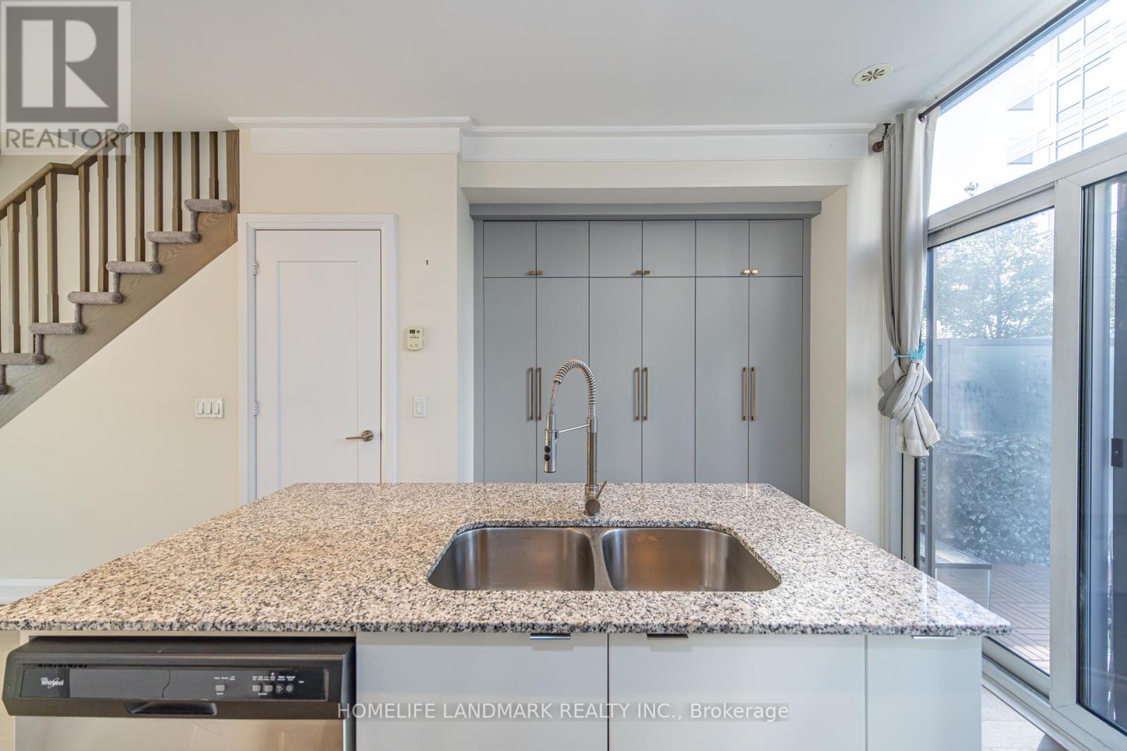 Th12 - 18 Graydon Hall Drive, Toronto, Ontario  M3A 0A4 - Photo 7 - C12448242