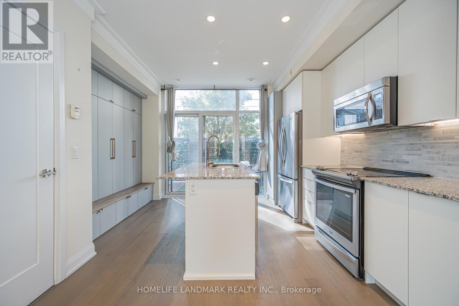 Th12 - 18 Graydon Hall Drive, Toronto, Ontario  M3A 0A4 - Photo 8 - C12448242
